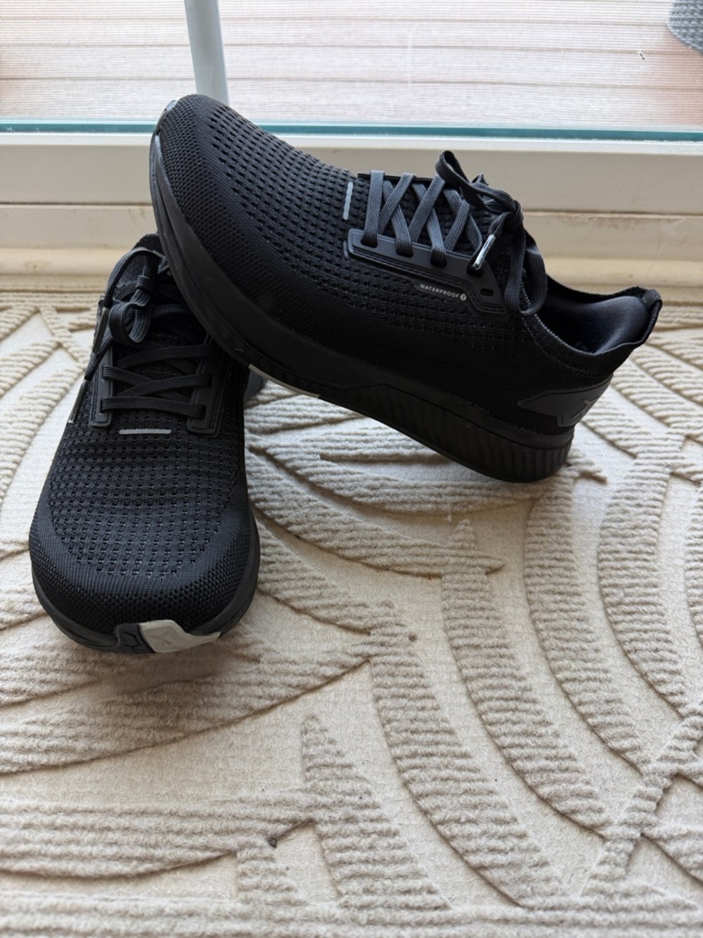 FLux women's Black Knit Athletic Sneaker